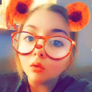 Meet your Posher, Mia